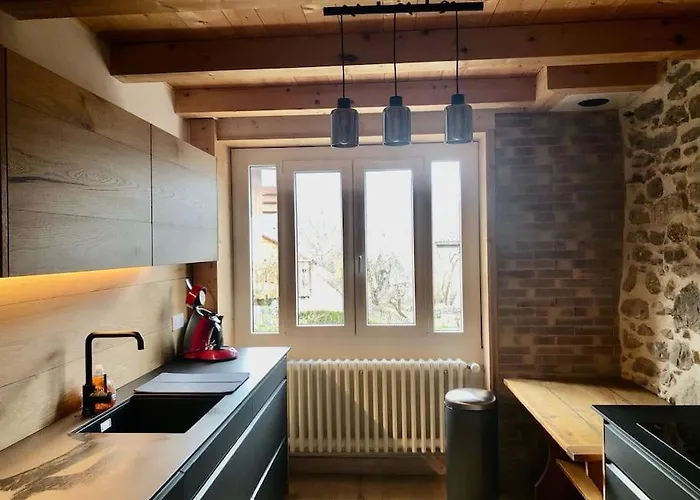 Belle Maison Traditionnelle - Les Chavonnes *